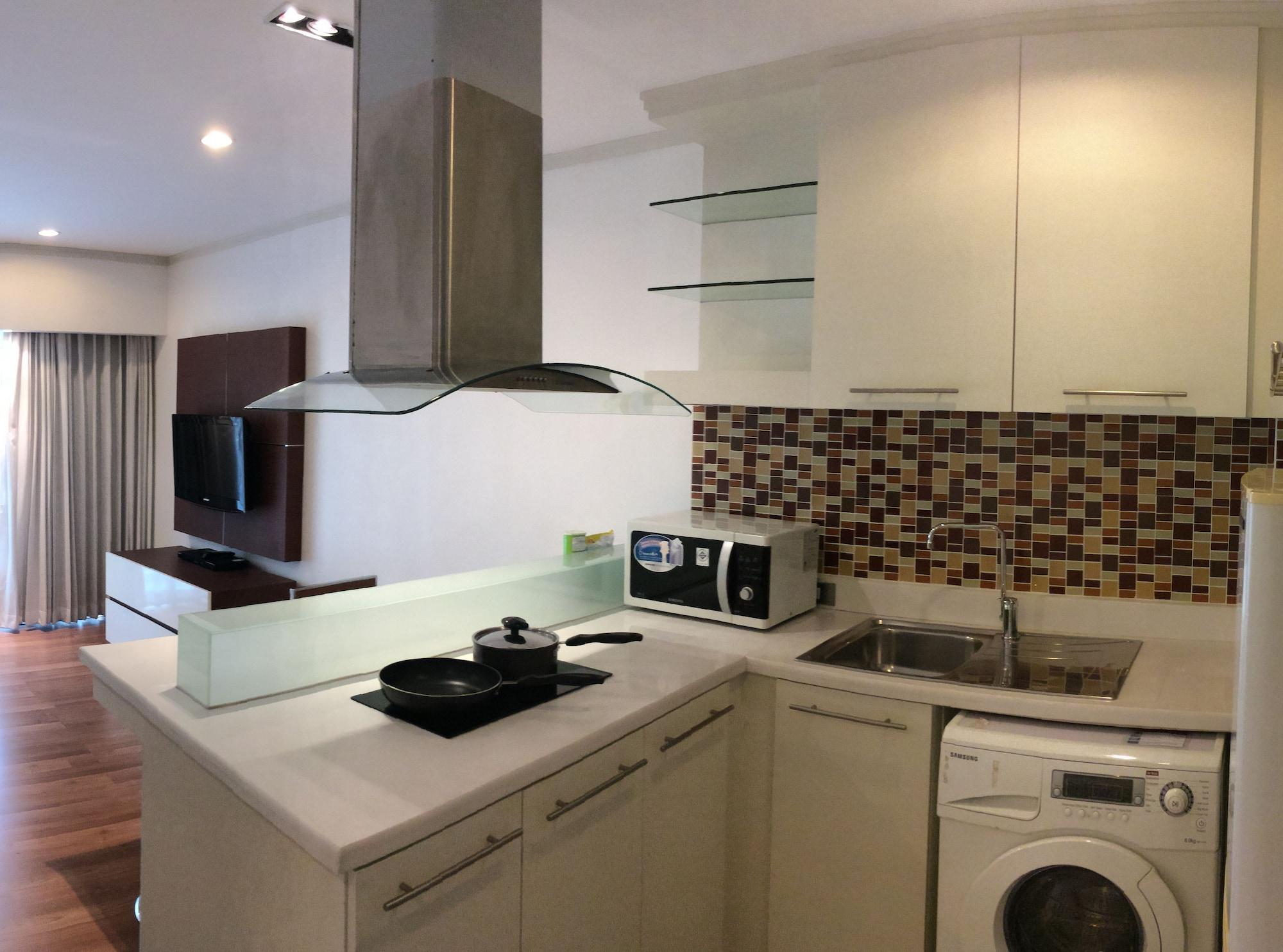 Sathorn Grace Serviced Residence Банкок Екстериор снимка