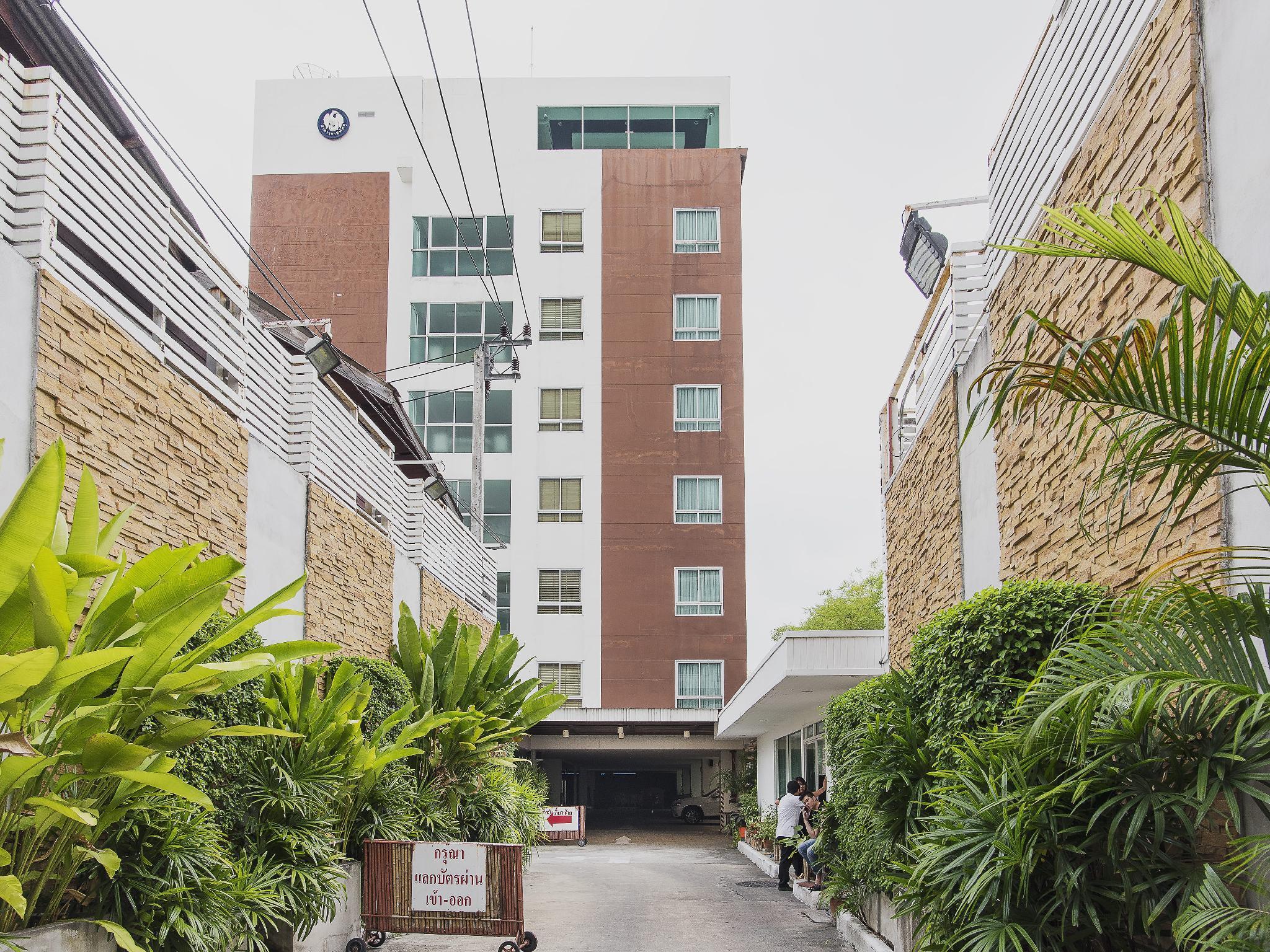 Sathorn Grace Serviced Residence Банкок Екстериор снимка