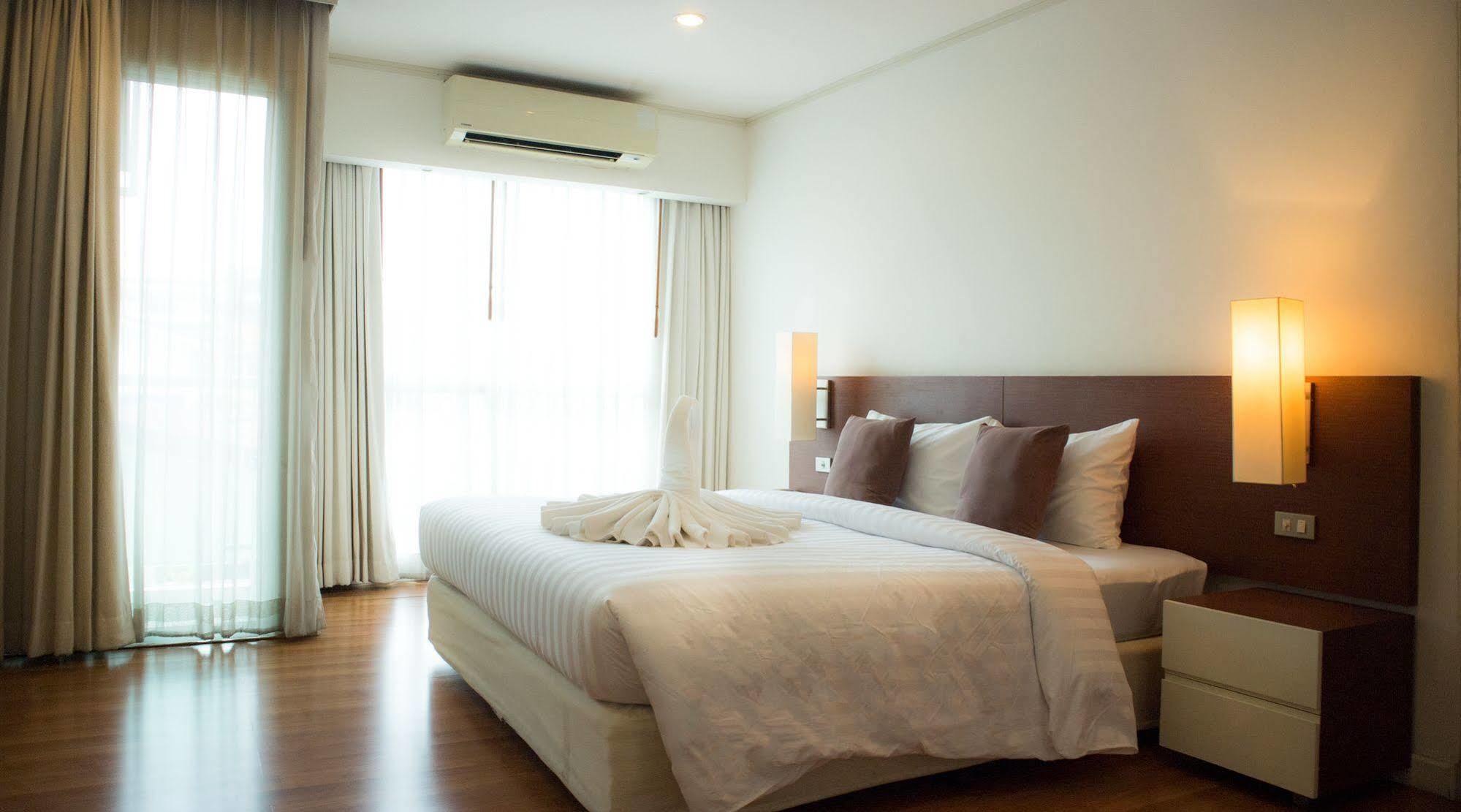 Sathorn Grace Serviced Residence Банкок Екстериор снимка